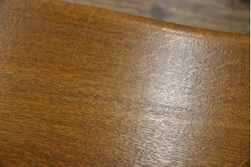 中古　希少な廃番品　飛騨清見工房(HIDA　kiyomi koubou)(大日家具工業)　楢(ナラ)材　無垢　ナラ無垢材がふんだんに使用されたくさびベンチ　定価約8万円相当　(R-080670)