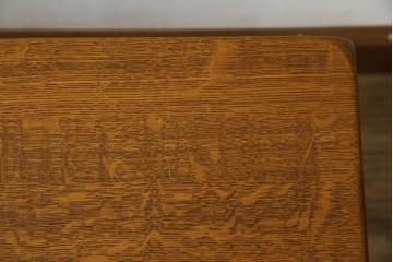 中古　希少な廃番品　飛騨清見工房(HIDA　kiyomi koubou)(大日家具工業)　楢(ナラ)材　無垢　ナラ無垢材がふんだんに使用されたくさびベンチ　定価約8万円相当　(R-080670)