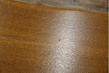 中古　希少な廃番品　飛騨清見工房(HIDA　kiyomi koubou)(大日家具工業)　楢(ナラ)材　無垢　ナラ無垢材がふんだんに使用されたくさびベンチ　定価約8万円相当　(R-080670)