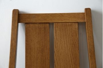 中古　美品　希少な廃番品　飛騨清見工房(HIDA kiyomi koubou)(大日家具工業)　楢(ナラ)材　無垢　ナラ無垢材がふんだんに使用された回転式アームチェア(板座チェア、回転イス、ダイニングチェア、アームチェア、椅子)(定価約10万円)(R-080671)