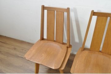 中古　美品　希少な廃番品　飛騨清見工房(HIDA kiyomi koubou)(大日家具工業)　楢(ナラ)材　無垢　ナラ無垢材がふんだんに使用された回転チェア2脚セット(板座チェア、回転イス、ダイニングチェア、椅子、バラ売り可能)(定価2脚で約16万円)(R-080672)