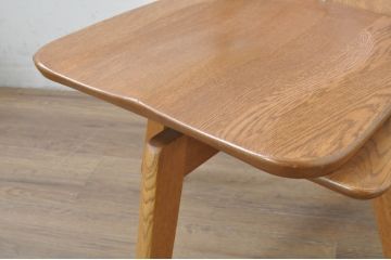 中古　美品　希少な廃番品　飛騨清見工房(HIDA kiyomi koubou)(大日家具工業)　楢(ナラ)材　無垢　ナラ無垢材がふんだんに使用された回転チェア2脚セット(板座チェア、回転イス、ダイニングチェア、椅子、バラ売り可能)(定価2脚で約16万円)(R-080672)