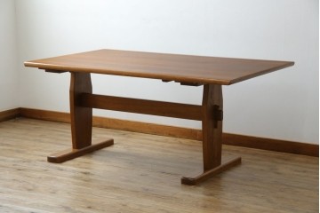 中古　希少な廃番品　飛騨清見工房(HIDA kiyomi koubou)(大日家具工業)　楢(ナラ)材　無垢　ナラ無垢材がふんだんに使用されたダイニングテーブル　定価約24万円　(R-080673)