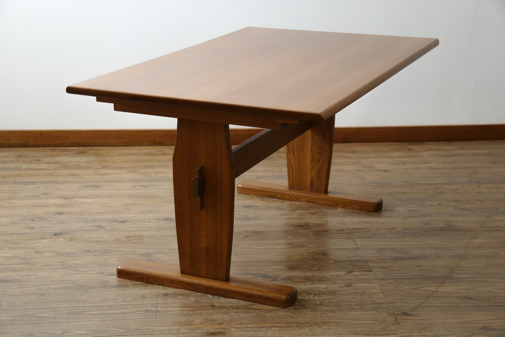 中古　希少な廃番品　飛騨清見工房(HIDA kiyomi koubou)(大日家具工業)　楢(ナラ)材　無垢　ナラ無垢材がふんだんに使用されたダイニングテーブル　定価約24万円　(R-080673)