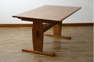 中古　希少な廃番品　飛騨清見工房(HIDA kiyomi koubou)(大日家具工業)　楢(ナラ)材　無垢　ナラ無垢材がふんだんに使用されたダイニングテーブル　定価約24万円　(R-080673)