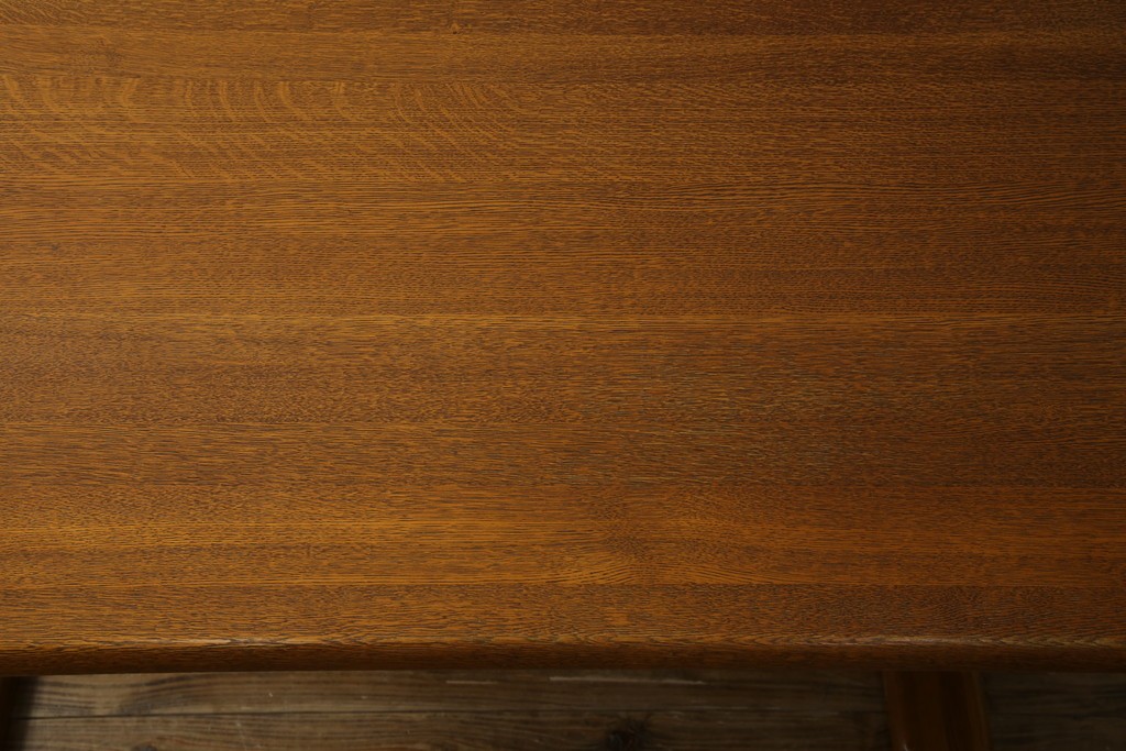 中古　希少な廃番品　飛騨清見工房(HIDA kiyomi koubou)(大日家具工業)　楢(ナラ)材　無垢　ナラ無垢材がふんだんに使用されたダイニングテーブル　定価約24万円　(R-080673)