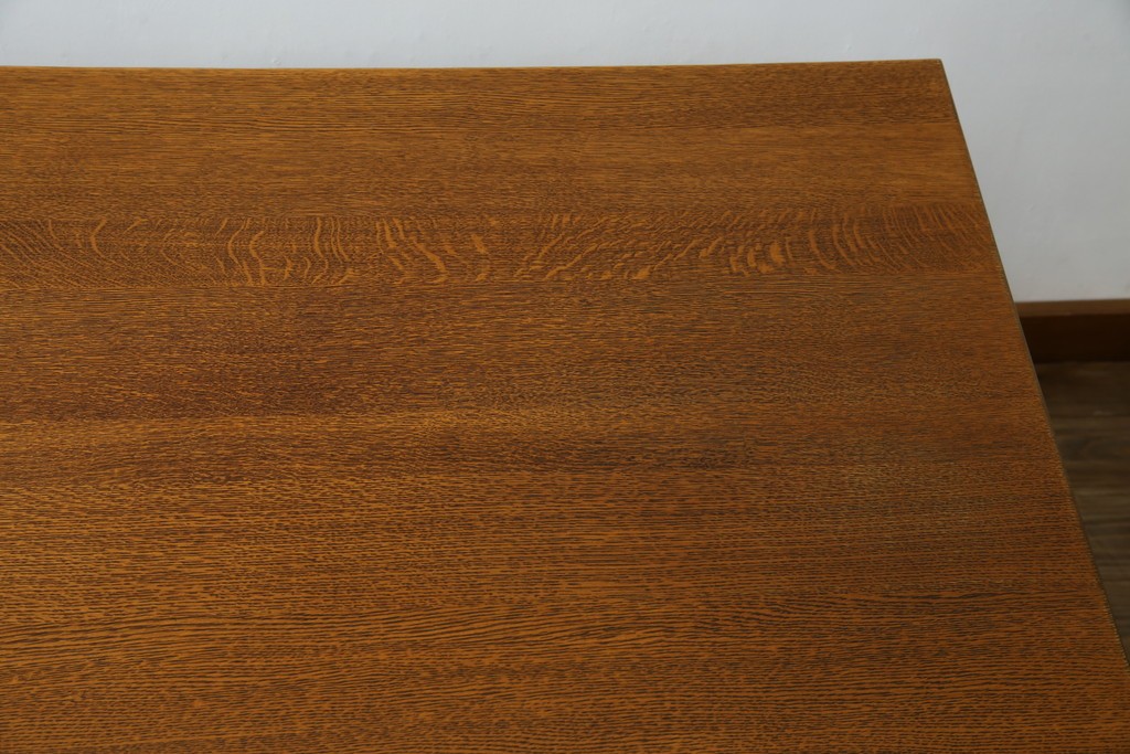中古　希少な廃番品　飛騨清見工房(HIDA kiyomi koubou)(大日家具工業)　楢(ナラ)材　無垢　ナラ無垢材がふんだんに使用されたダイニングテーブル　定価約24万円　(R-080673)
