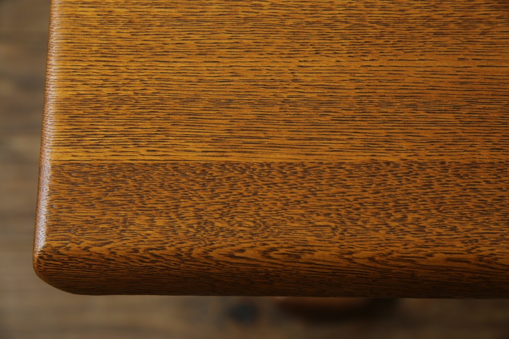 中古　希少な廃番品　飛騨清見工房(HIDA kiyomi koubou)(大日家具工業)　楢(ナラ)材　無垢　ナラ無垢材がふんだんに使用されたダイニングテーブル　定価約24万円　(R-080673)