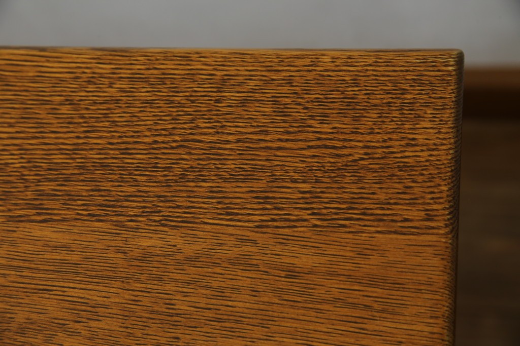 中古　希少な廃番品　飛騨清見工房(HIDA kiyomi koubou)(大日家具工業)　楢(ナラ)材　無垢　ナラ無垢材がふんだんに使用されたダイニングテーブル　定価約24万円　(R-080673)