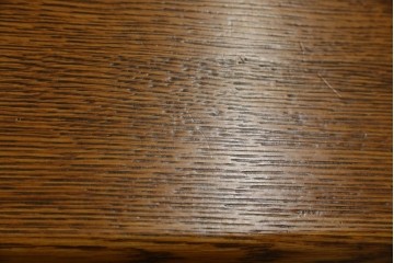 中古　希少な廃番品　飛騨清見工房(HIDA kiyomi koubou)(大日家具工業)　楢(ナラ)材　無垢　ナラ無垢材がふんだんに使用されたダイニングテーブル　定価約24万円　(R-080673)