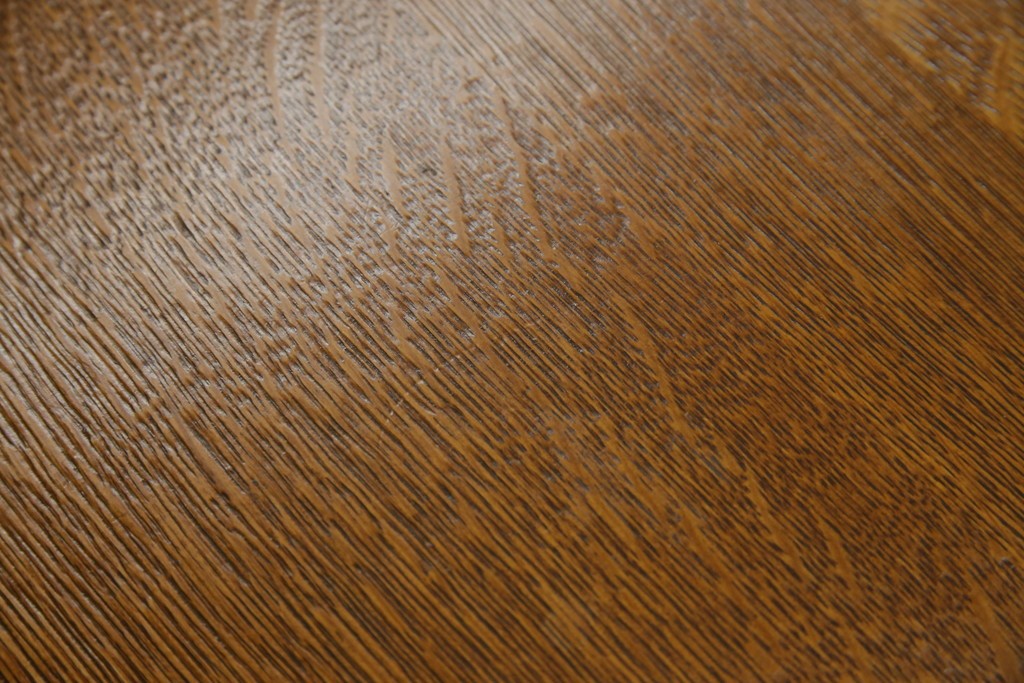 中古　希少な廃番品　飛騨清見工房(HIDA kiyomi koubou)(大日家具工業)　楢(ナラ)材　無垢　ナラ無垢材がふんだんに使用されたダイニングテーブル　定価約24万円　(R-080673)