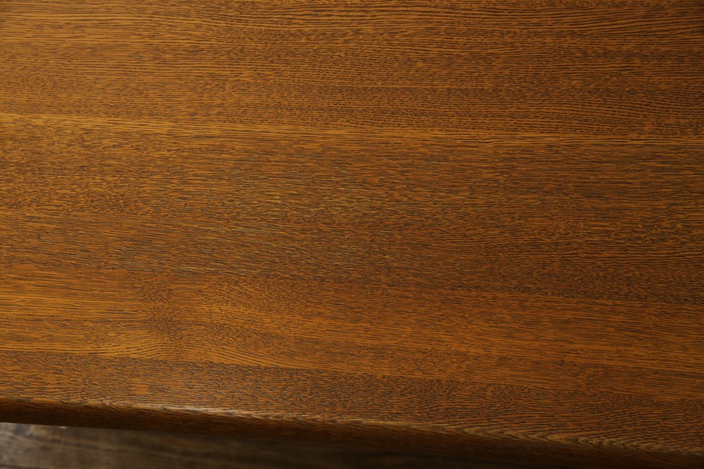 中古　希少な廃番品　飛騨清見工房(HIDA kiyomi koubou)(大日家具工業)　楢(ナラ)材　無垢　ナラ無垢材がふんだんに使用されたダイニングテーブル　定価約24万円　(R-080673)