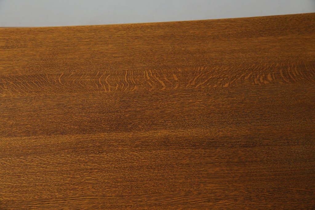 中古　希少な廃番品　飛騨清見工房(HIDA kiyomi koubou)(大日家具工業)　楢(ナラ)材　無垢　ナラ無垢材がふんだんに使用されたダイニングテーブル　定価約24万円　(R-080673)