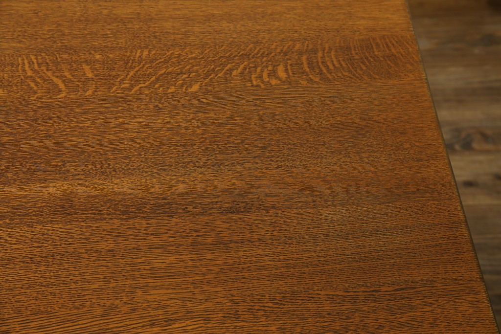 中古　希少な廃番品　飛騨清見工房(HIDA kiyomi koubou)(大日家具工業)　楢(ナラ)材　無垢　ナラ無垢材がふんだんに使用されたダイニングテーブル　定価約24万円　(R-080673)