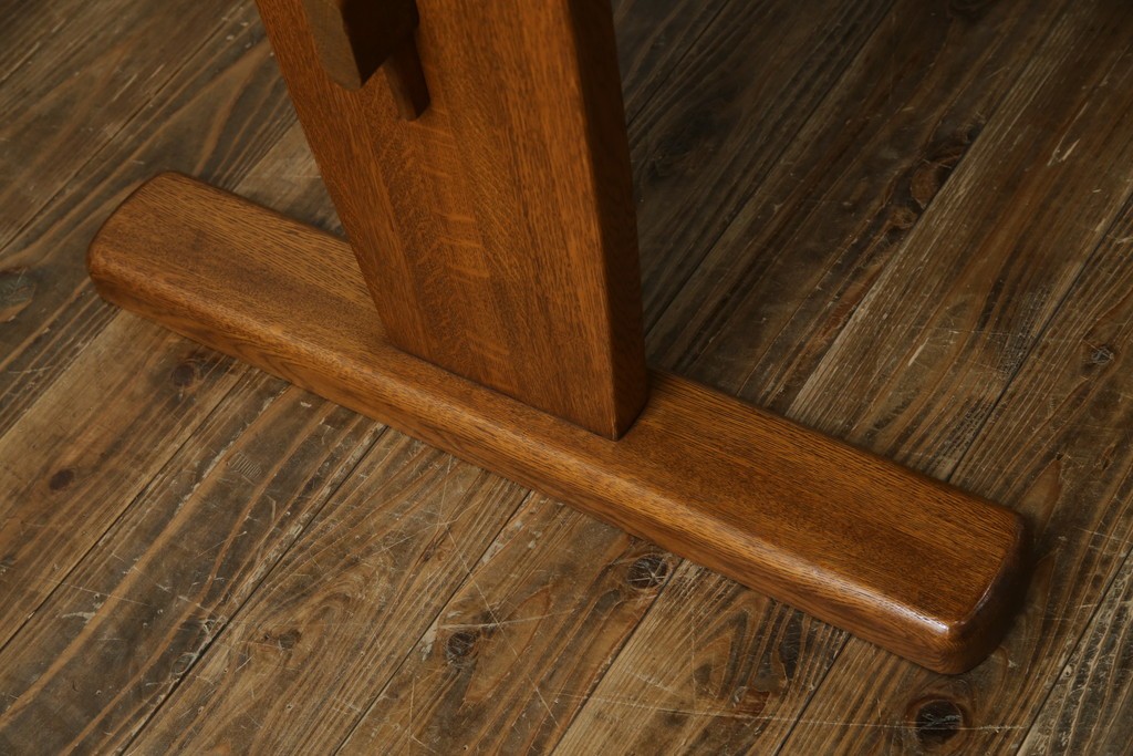 中古　希少な廃番品　飛騨清見工房(HIDA kiyomi koubou)(大日家具工業)　楢(ナラ)材　無垢　ナラ無垢材がふんだんに使用されたダイニングテーブル　定価約24万円　(R-080673)