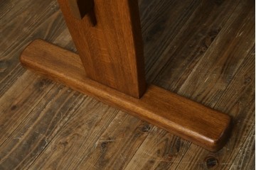 中古　希少な廃番品　飛騨清見工房(HIDA kiyomi koubou)(大日家具工業)　楢(ナラ)材　無垢　ナラ無垢材がふんだんに使用されたダイニングテーブル　定価約24万円　(R-080673)