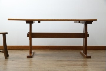 中古　希少な廃番品　飛騨清見工房(HIDA kiyomi koubou)(大日家具工業)　楢(ナラ)材　無垢　ナラ無垢材がふんだんに使用されたダイニングテーブル　定価約24万円　(R-080673)