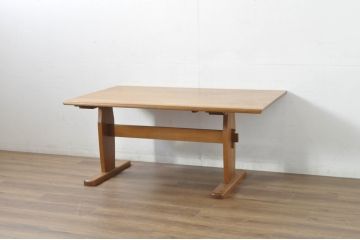 中古　希少な廃番品　飛騨清見工房(HIDA kiyomi koubou)(大日家具工業)　楢(ナラ)材　無垢　ナラ無垢材がふんだんに使用されたダイニングテーブル(作業台、4人掛け、6人掛け)(定価約24万円)(R-080673)
