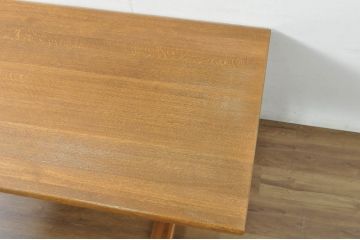 中古　希少な廃番品　飛騨清見工房(HIDA kiyomi koubou)(大日家具工業)　楢(ナラ)材　無垢　ナラ無垢材がふんだんに使用されたダイニングテーブル(作業台、4人掛け、6人掛け)(定価約24万円)(R-080673)