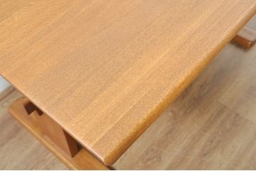中古　希少な廃番品　飛騨清見工房(HIDA kiyomi koubou)(大日家具工業)　楢(ナラ)材　無垢　ナラ無垢材がふんだんに使用されたダイニングテーブル(作業台、4人掛け、6人掛け)(定価約24万円)(R-080673)
