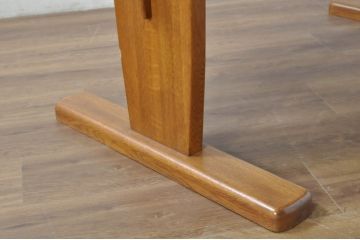 中古　希少な廃番品　飛騨清見工房(HIDA kiyomi koubou)(大日家具工業)　楢(ナラ)材　無垢　ナラ無垢材がふんだんに使用されたダイニングテーブル(作業台、4人掛け、6人掛け)(定価約24万円)(R-080673)