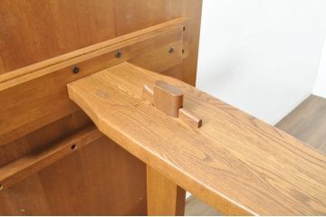 中古　希少な廃番品　飛騨清見工房(HIDA kiyomi koubou)(大日家具工業)　楢(ナラ)材　無垢　ナラ無垢材がふんだんに使用されたダイニングテーブル(作業台、4人掛け、6人掛け)(定価約24万円)(R-080673)