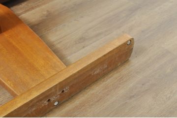 中古　希少な廃番品　飛騨清見工房(HIDA kiyomi koubou)(大日家具工業)　楢(ナラ)材　無垢　ナラ無垢材がふんだんに使用されたダイニングテーブル(作業台、4人掛け、6人掛け)(定価約24万円)(R-080673)