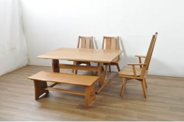 中古　希少な廃番品　飛騨清見工房(HIDA kiyomi koubou)(大日家具工業)　楢(ナラ)材　無垢　ナラ無垢材がふんだんに使用されたダイニングテーブル(作業台、4人掛け、6人掛け)(定価約24万円)(R-080673)