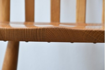 中古　柏木工(カシワ木工、KASHIWA)　楢(ナラ)材　木の温かみある風合いが魅力的なダイニングチェア2脚セット　(R-080674)