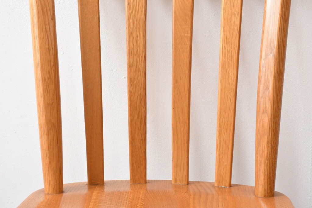 中古　柏木工(カシワ木工、KASHIWA)　楢(ナラ)材　木の温かみある風合いが魅力的なダイニングチェア2脚セット　(R-080674)
