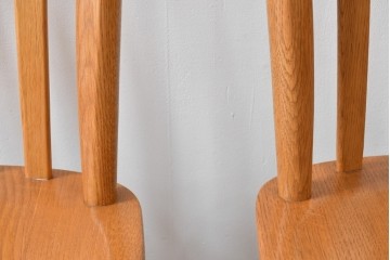 中古　柏木工(カシワ木工、KASHIWA)　楢(ナラ)材　木の温かみある風合いが魅力的なダイニングチェア2脚セット　(R-080674)