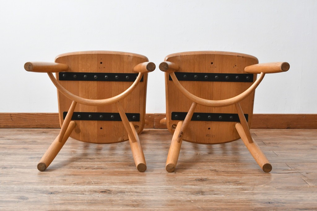 中古　柏木工(カシワ木工、KASHIWA)　楢(ナラ)材　木の温かみある風合いが魅力的なダイニングチェア2脚セット　(R-080674)