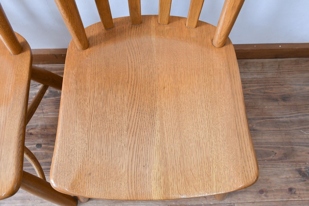 中古　柏木工(カシワ木工、KASHIWA)　楢(ナラ)材　木の温かみある風合いが魅力的なダイニングチェア2脚セット　(R-080674)