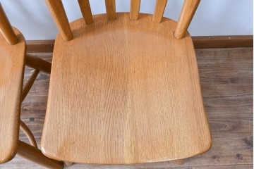 中古　柏木工(カシワ木工、KASHIWA)　楢(ナラ)材　木の温かみある風合いが魅力的なダイニングチェア2脚セット　(R-080674)