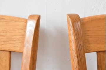 中古　柏木工(カシワ木工、KASHIWA)　楢(ナラ)材　木の温かみある風合いが魅力的なダイニングチェア2脚セット　(R-080674)