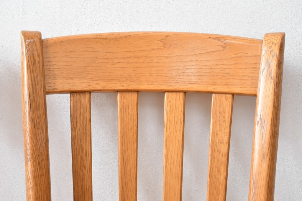 中古　柏木工(カシワ木工、KASHIWA)　楢(ナラ)材　木の温かみある風合いが魅力的なダイニングチェア2脚セット　(R-080674)