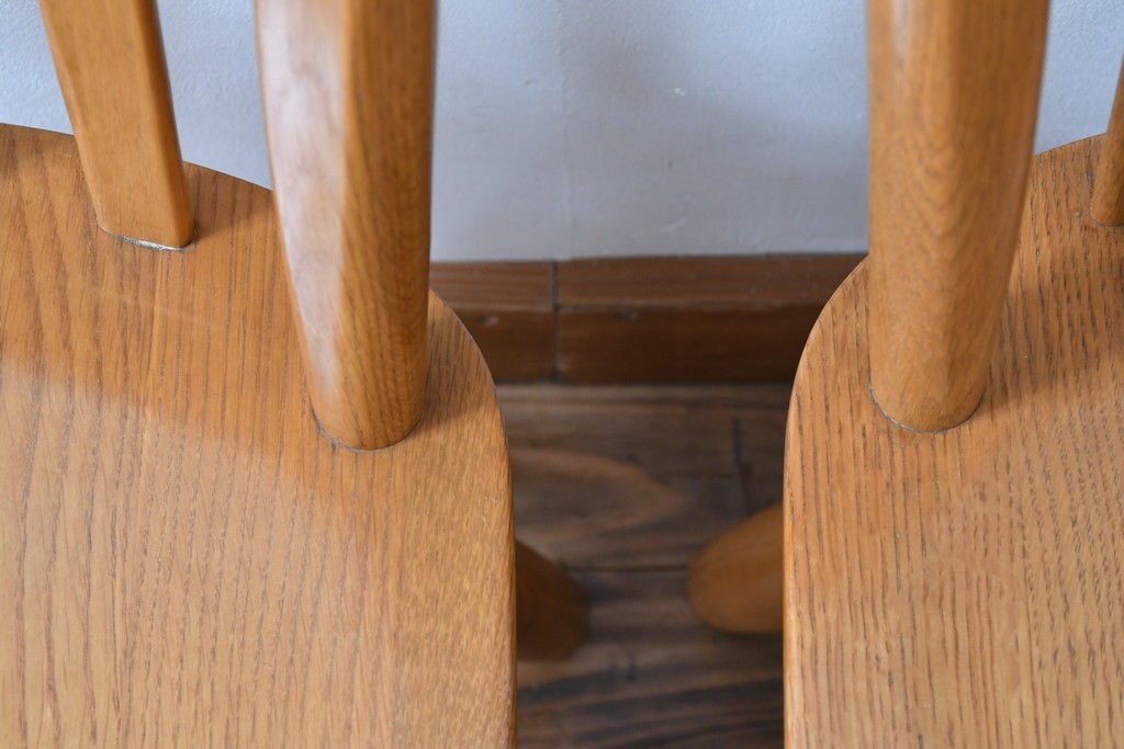 中古　柏木工(カシワ木工、KASHIWA)　楢(ナラ)材　木の温かみある風合いが魅力的なダイニングチェア2脚セット　(R-080674)