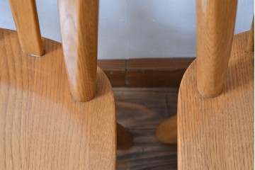 中古　柏木工(カシワ木工、KASHIWA)　楢(ナラ)材　木の温かみある風合いが魅力的なダイニングチェア2脚セット　(R-080674)