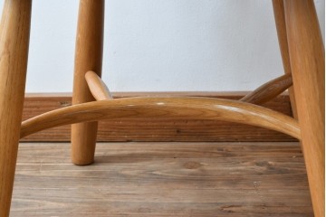 中古　柏木工(カシワ木工、KASHIWA)　楢(ナラ)材　木の温かみある風合いが魅力的なダイニングチェア2脚セット　(R-080674)