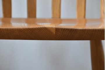 中古　柏木工(カシワ木工、KASHIWA)　楢(ナラ)材　木の温かみある風合いが魅力的なダイニングチェア2脚セット　(R-080674)