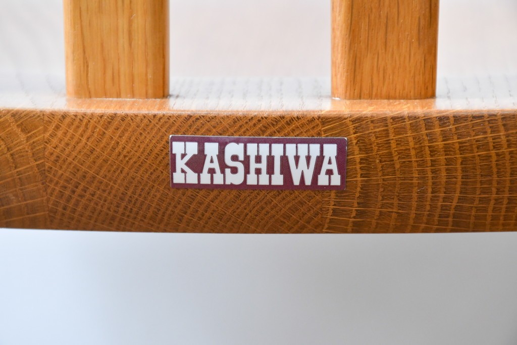 中古　柏木工(カシワ木工、KASHIWA)　楢(ナラ)材　木の温かみある風合いが魅力的なダイニングチェア2脚セット　(R-080674)
