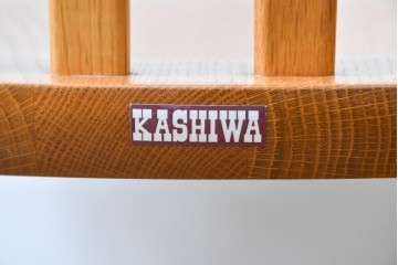 中古　柏木工(カシワ木工、KASHIWA)　楢(ナラ)材　木の温かみある風合いが魅力的なダイニングチェア2脚セット　(R-080674)
