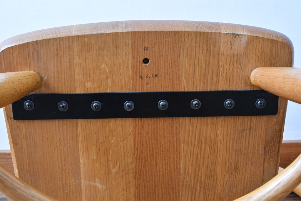 中古　柏木工(カシワ木工、KASHIWA)　楢(ナラ)材　木の温かみある風合いが魅力的なダイニングチェア2脚セット　(R-080674)