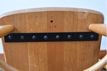 中古　柏木工(カシワ木工、KASHIWA)　楢(ナラ)材　木の温かみある風合いが魅力的なダイニングチェア2脚セット　(R-080674)