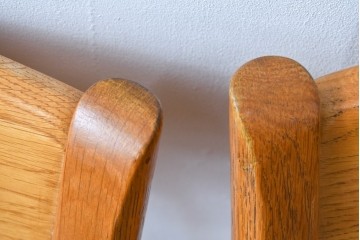 中古　柏木工(カシワ木工、KASHIWA)　楢(ナラ)材　木の温かみある風合いが魅力的なダイニングチェア2脚セット　(R-080674)