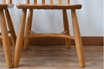 中古　柏木工(カシワ木工、KASHIWA)　楢(ナラ)材　木の温かみある風合いが魅力的なダイニングチェア2脚セット　(R-080674)