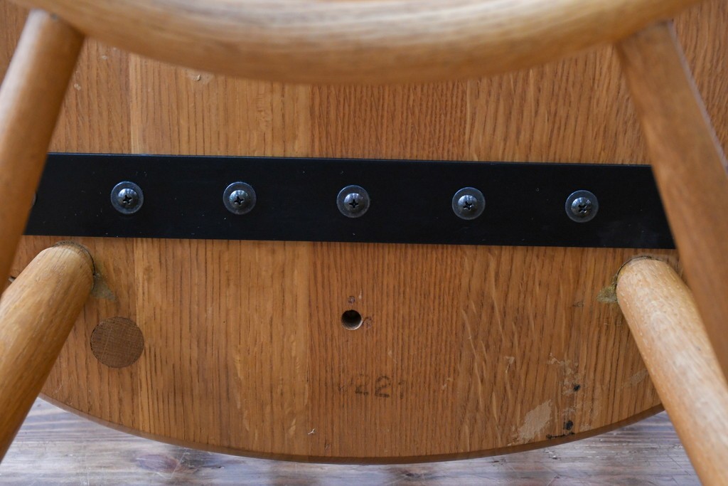 中古　柏木工(カシワ木工、KASHIWA)　楢(ナラ)材　木の温かみある風合いが魅力的なダイニングチェア2脚セット　(R-080674)