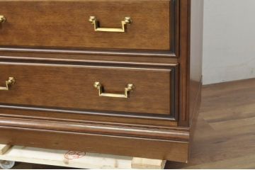 中古　美品　maruni(マルニ木工)　地中海ロイヤルシリーズ(ROYAL)　シックな空間づくりにぴったりなチェスト(引き出し、サイドチェスト)(定価約35万円)(R-080675)