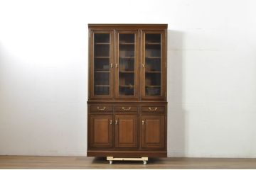 中古　美品　maruni(マルニ木工)　地中海ロイヤルシリーズ(ROYAL)　 シックな佇まいが魅力的なキャビネット(食器棚、収納棚、戸棚、カップボード、飾り棚、本箱)(定価約90万円)(R-080678)