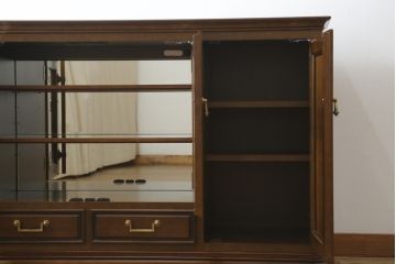 中古　美品　maruni(マルニ木工)　地中海ロイヤルシリーズ(ROYAL)　クラシカルな雰囲気を醸し出すサイドボード(キャビネット、収納棚、戸棚、飾り棚)(定価約54万円)(R-080679)